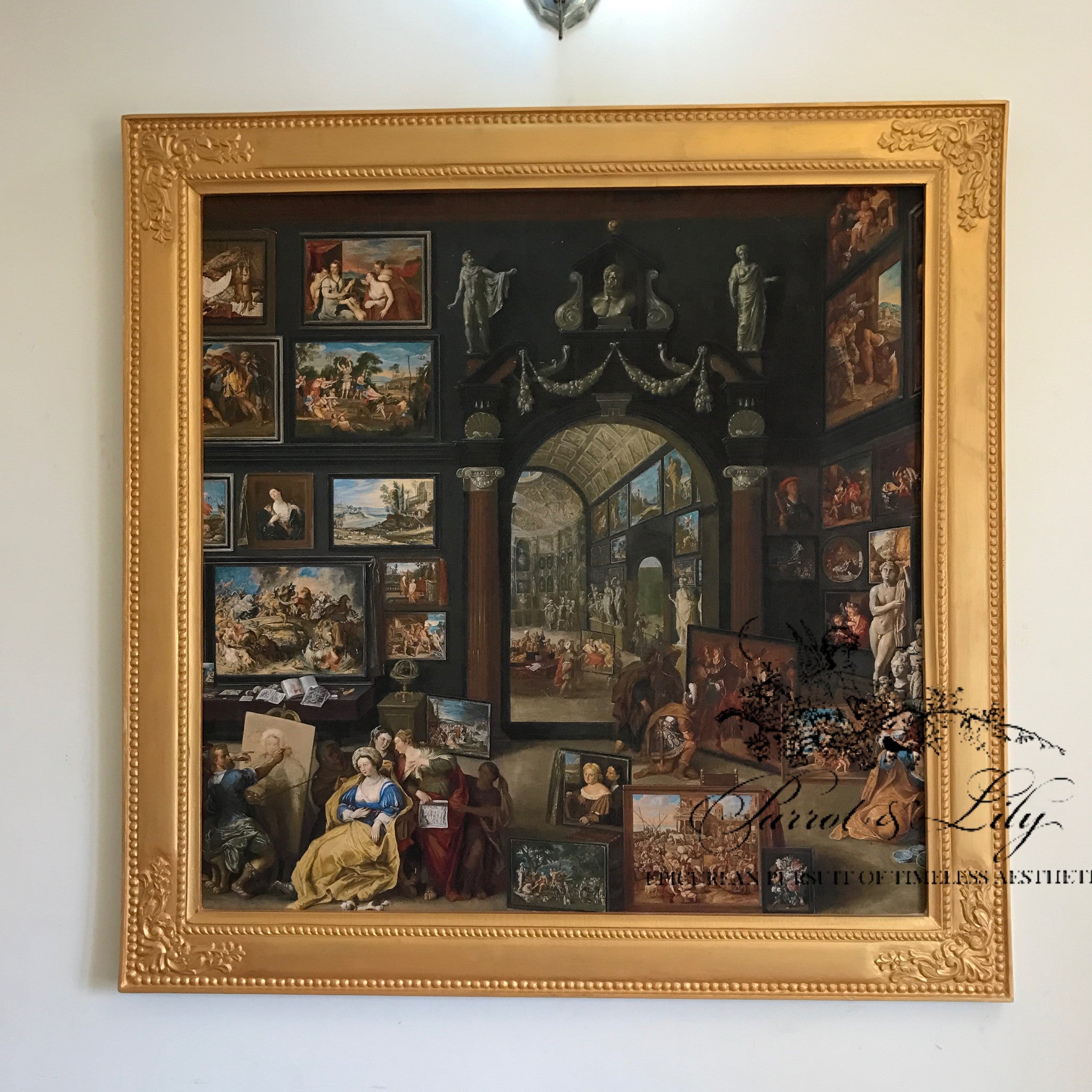 Frame inspired by Louis XV with restraint
