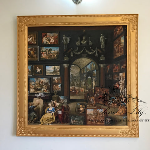 Frame inspired by Louis XV with restraint