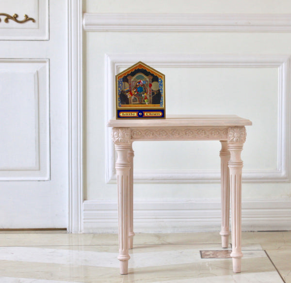 Nightstand / side tables of extraordinary elegance inspired by Louis XVI