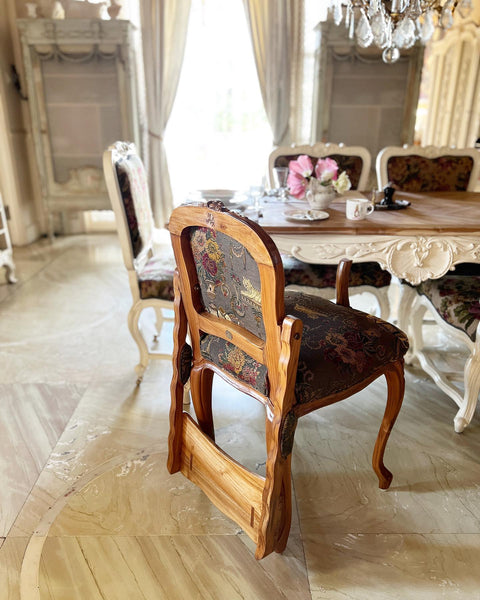Louis XV high chair for the absolute hearts