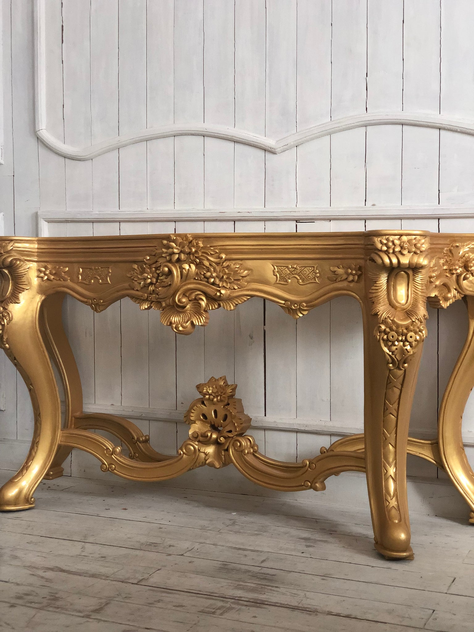 Console of brilliance inspired by Italian rococo