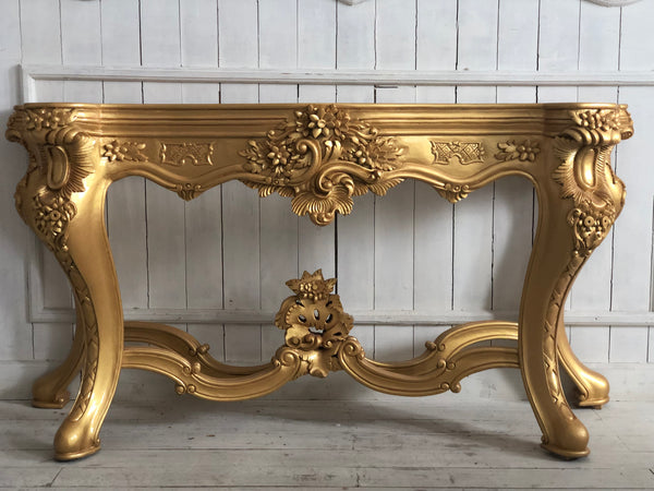 Console of brilliance inspired by Italian rococo