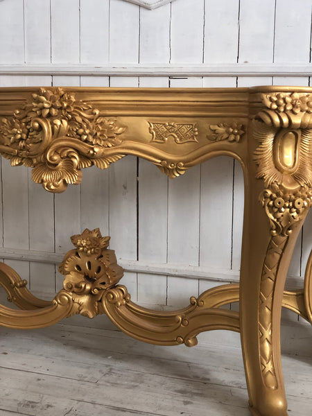 Console of brilliance inspired by Italian rococo