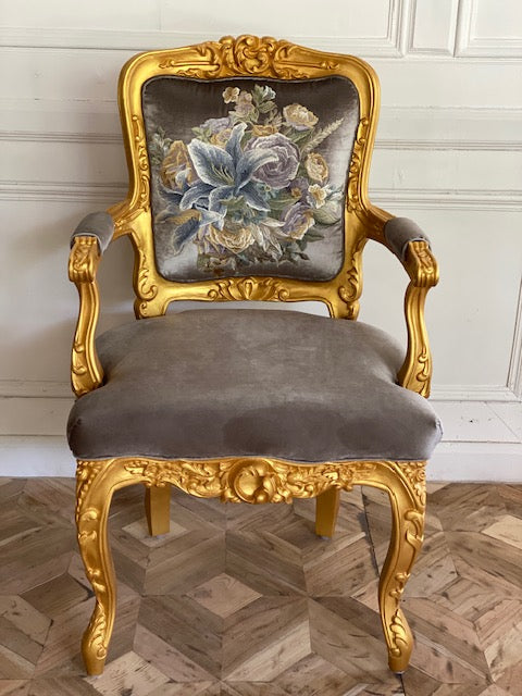 Rococo dining chairs with intense carvings