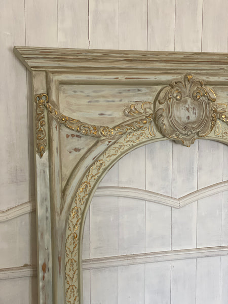 Elegant trumeau frame