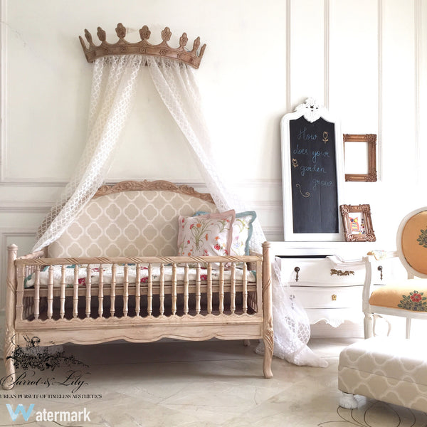 The dreamy cot inspired by Louis XV