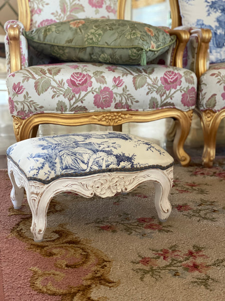 Petite Louis XV footstool