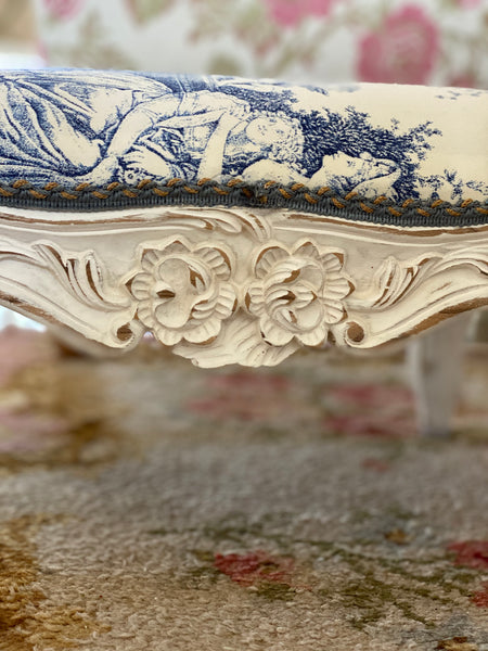 Petite Louis XV footstool