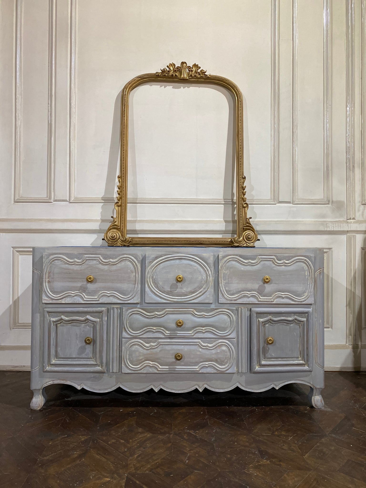 Provençal buffet table of country elegance