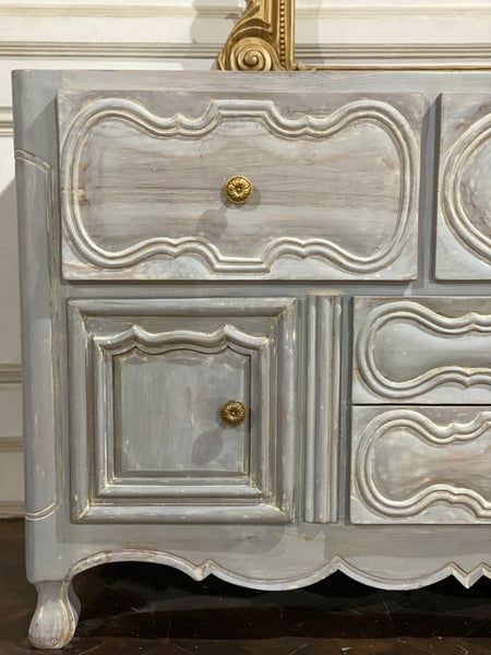 Provençal buffet table of country elegance