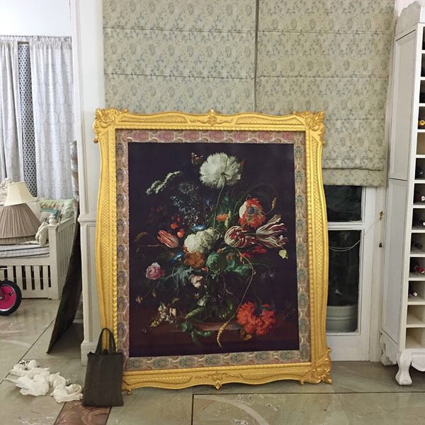 Frame of classic Louis XV swirl