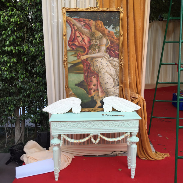 Console table inspired by classic Louis XVI with wreaths