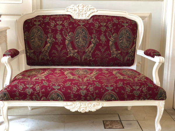 Settee / sofa of Louis XV style with foliage carving