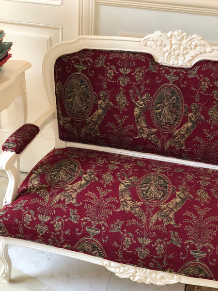 Settee / sofa of Louis XV style with foliage carving