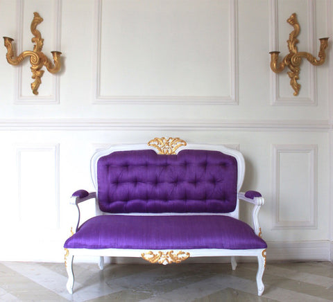 Classic dainty Louis XV settee / sofa for your absolute heart