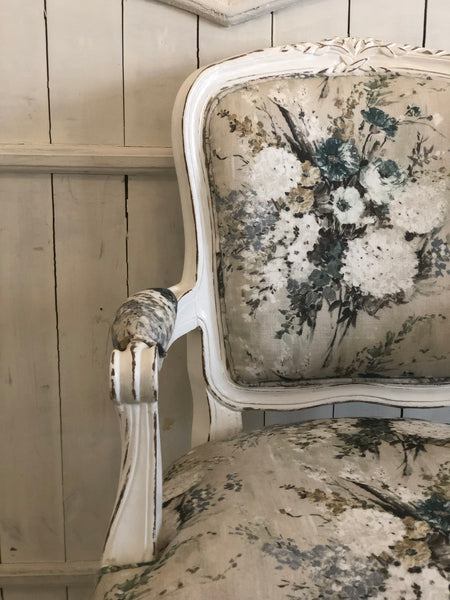 Surreal Louis XV dining chair in distress lace