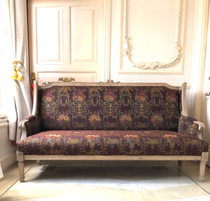 Winged settee of Louis XVI brilliance