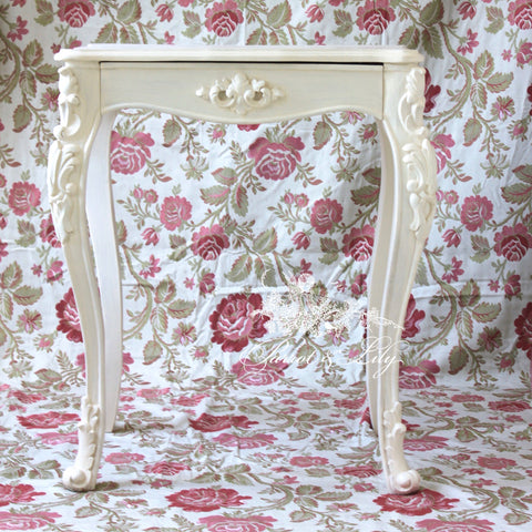 Nightstand / side tables of brilliant features inspired by Louis XV
