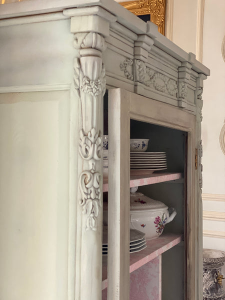 Louis XVI vitrine