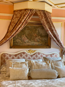 Bed head of Louis XV exuberance