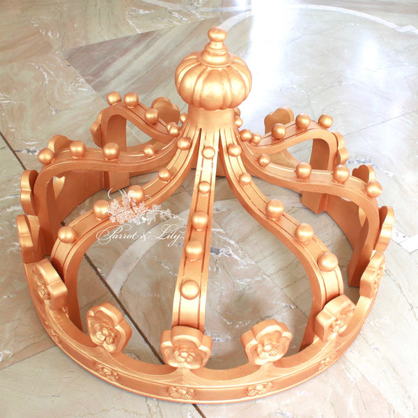 Stunning full circle 'ciel de lit' bed crown