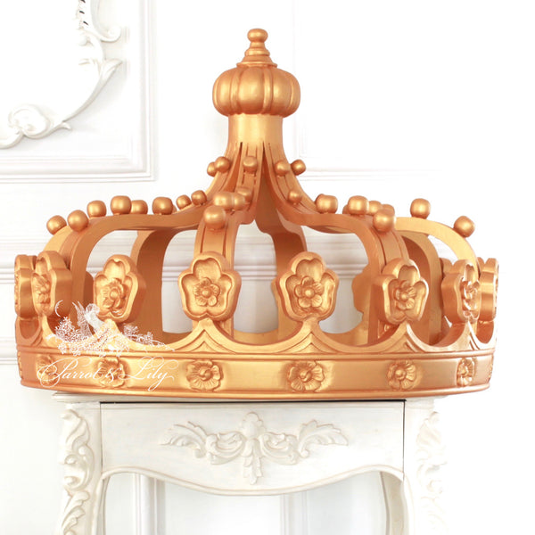 Stunning full circle 'ciel de lit' bed crown