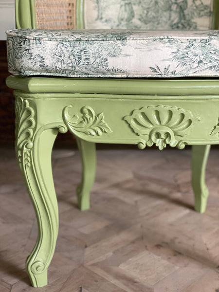 Louis XV fauteuil de bureau / desk chair with elegant carving