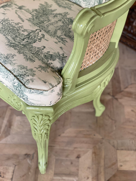 Louis XV fauteuil de bureau / desk chair with elegant carving