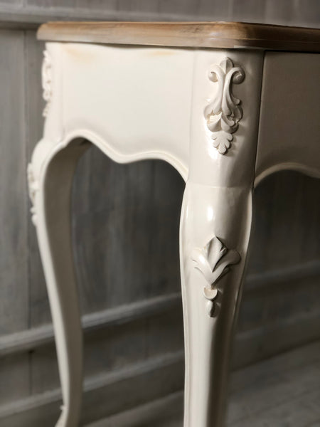 Surreal desk with restrained elegance