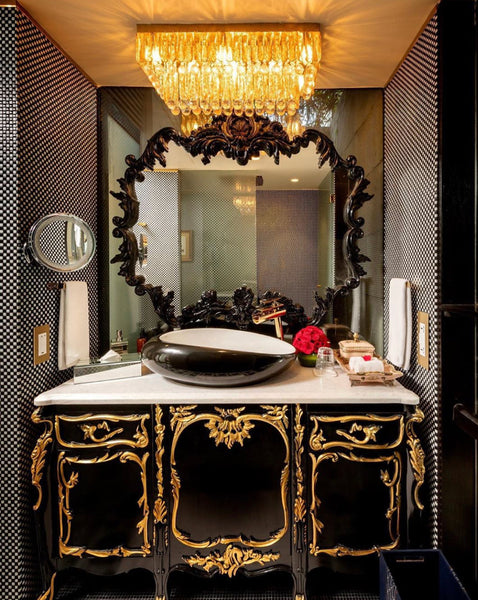 Vanity / commode in the most opulent Louis XV splendour