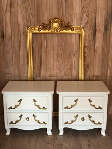 Classic nightstand with spacious drawers~