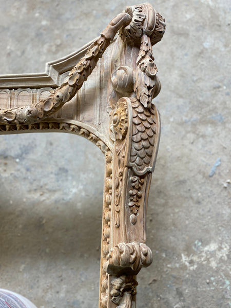 Exquisite Third Empire Frame with Hera motifs