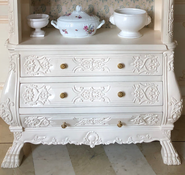Sleek armoire / closet for porcelain or vanity