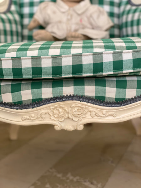Louis Philippe style chair in petites dimensions for the absolute hearts
