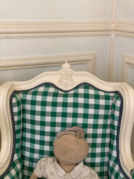 Louis Philippe style chair in petites dimensions for the absolute hearts