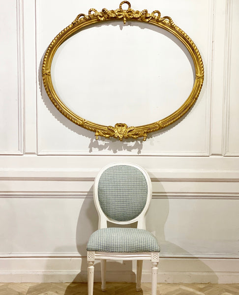 Frame of Louis XVI exuberance with the most delicate ribbon