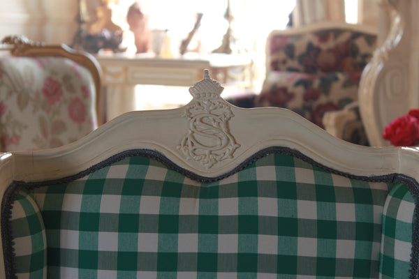 Louis Philippe style chair in petites dimensions for the absolute hearts