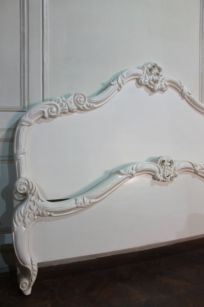 The classic Louis XV bed