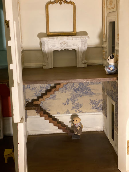 Miniature dollhouse inspired by a French château