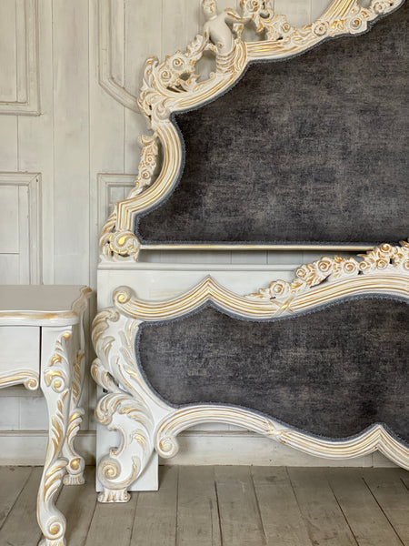 Louis XV bed with cherubs and wreaths