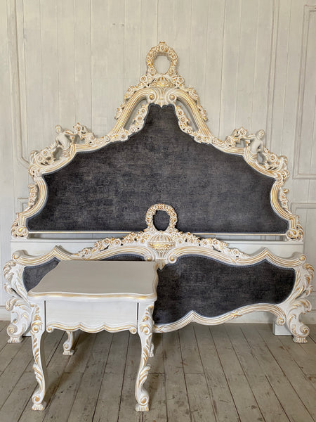 Louis XV bed with cherubs and wreaths