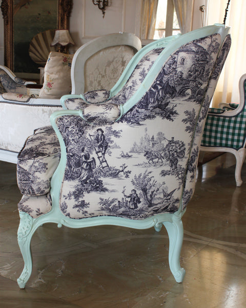 Pair of unbridled bergères / armchairs in Louis XV brilliance