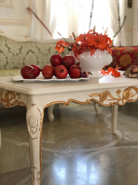 Centre table of Louis XV elegance with pomegranate  motif