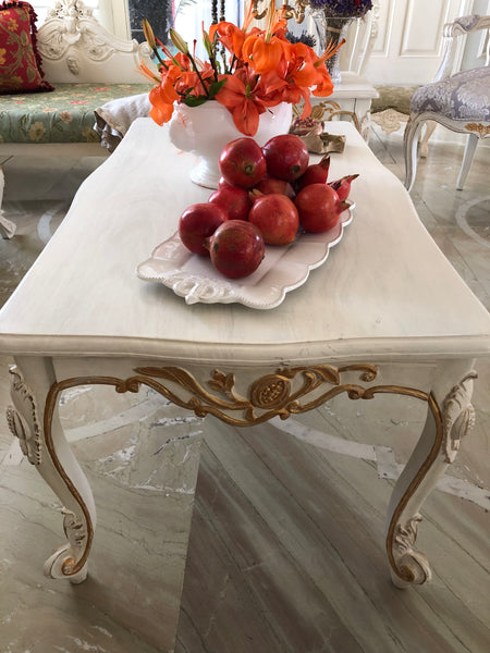 Centre table of Louis XV elegance with pomegranate  motif