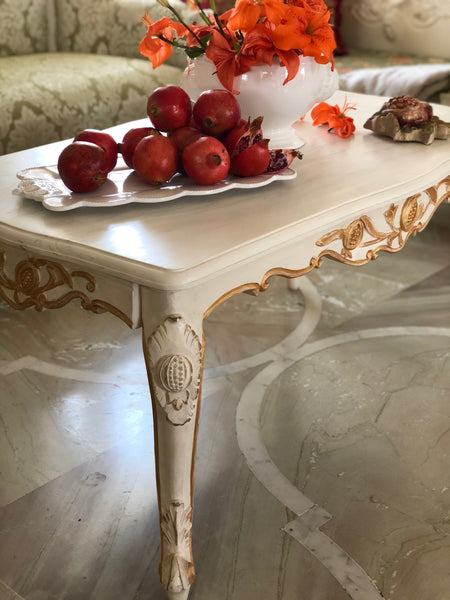 Centre table of Louis XV elegance with pomegranate  motif