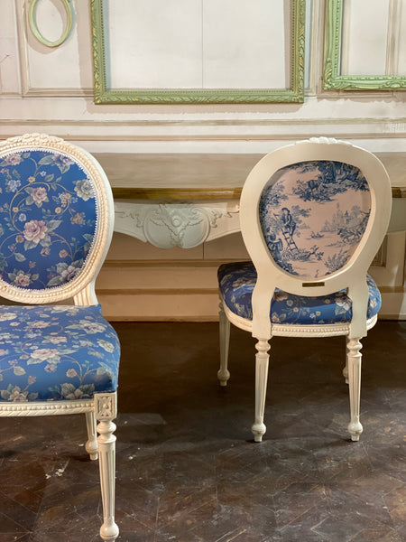 Chair iconised by Louis XVI with rosettes