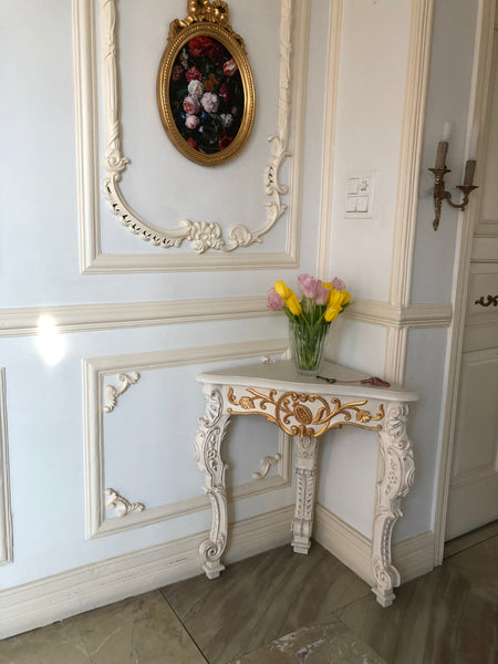 Meuble d'angle / corner table with pomegranate motif