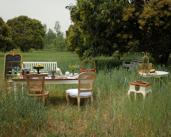 Grand Conservatory table