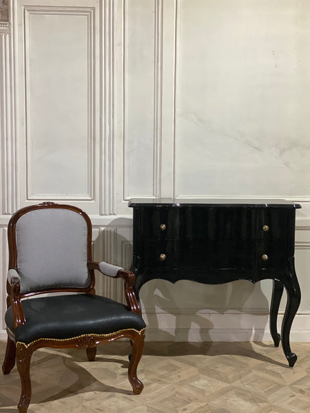 Stunning Louis XV commode