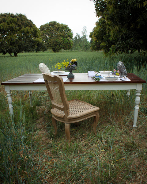 Grand Conservatory table